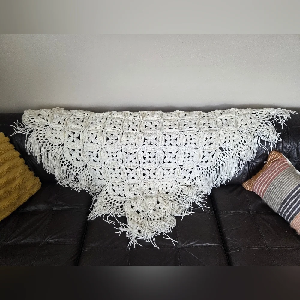 Crochet Vintage Shawl / Wrap / Throw 3' X 6' Boho Granny Square 3d Knit Ivory - Picture 3 of 4